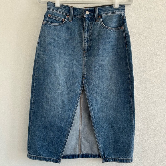 Aritzia Denim Forum The '90s Halle Denim Skirt - Picture 2 of 6